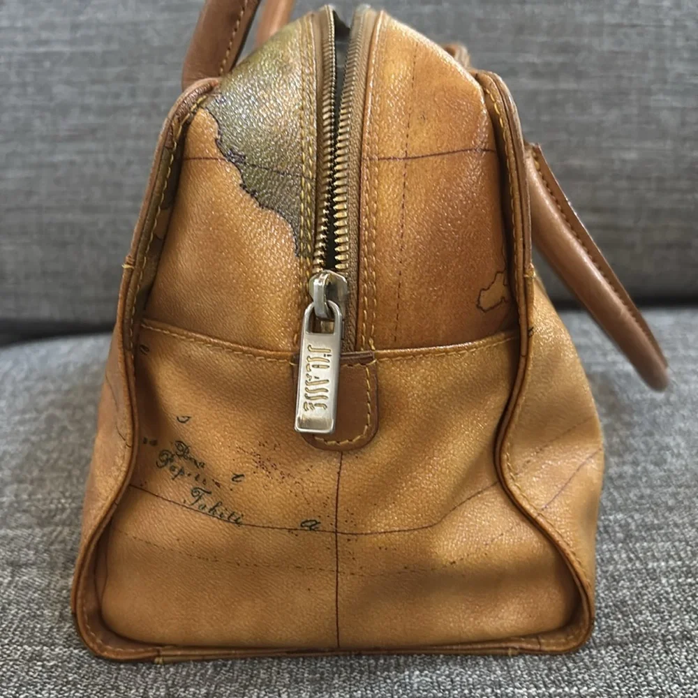 1’ Classe Alviero martini bag in good condition - Picture 4 of 9